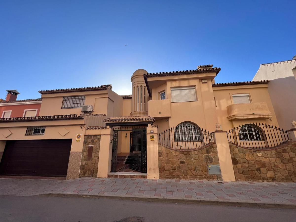 Villa Casa Vega Фуeнхирола Екстериор снимка