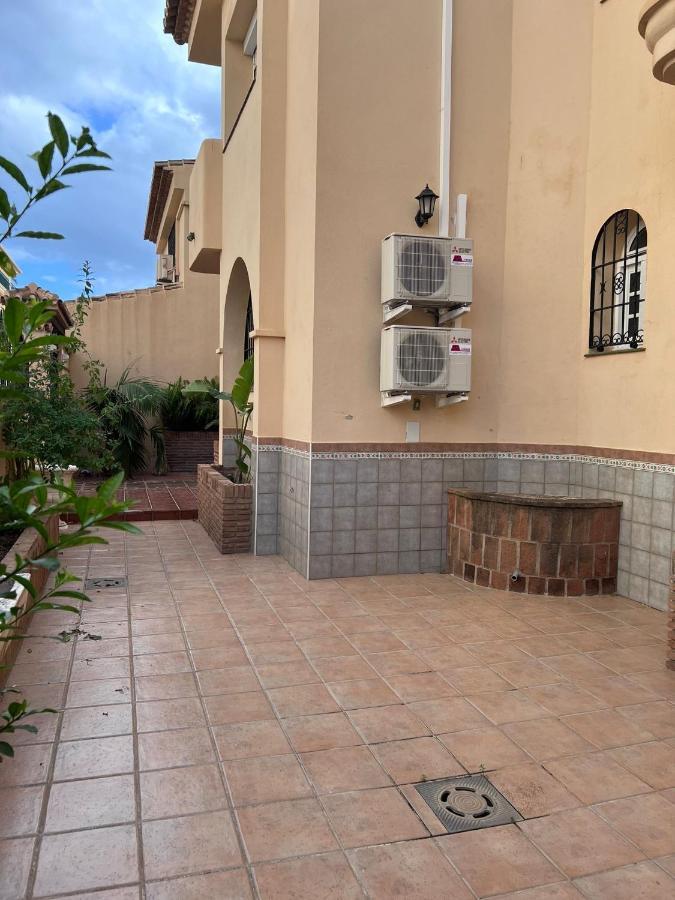 Villa Casa Vega Фуeнхирола Екстериор снимка