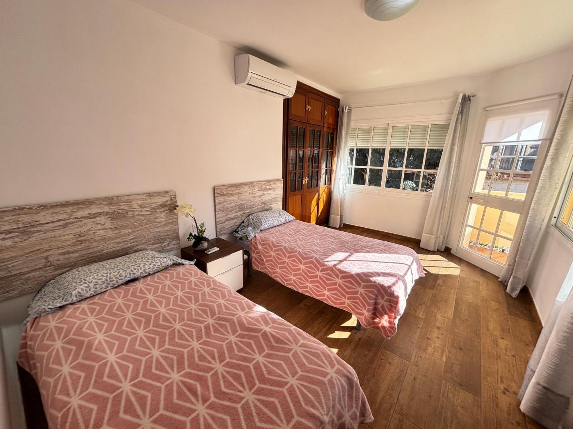Villa Casa Vega Фуeнхирола Екстериор снимка