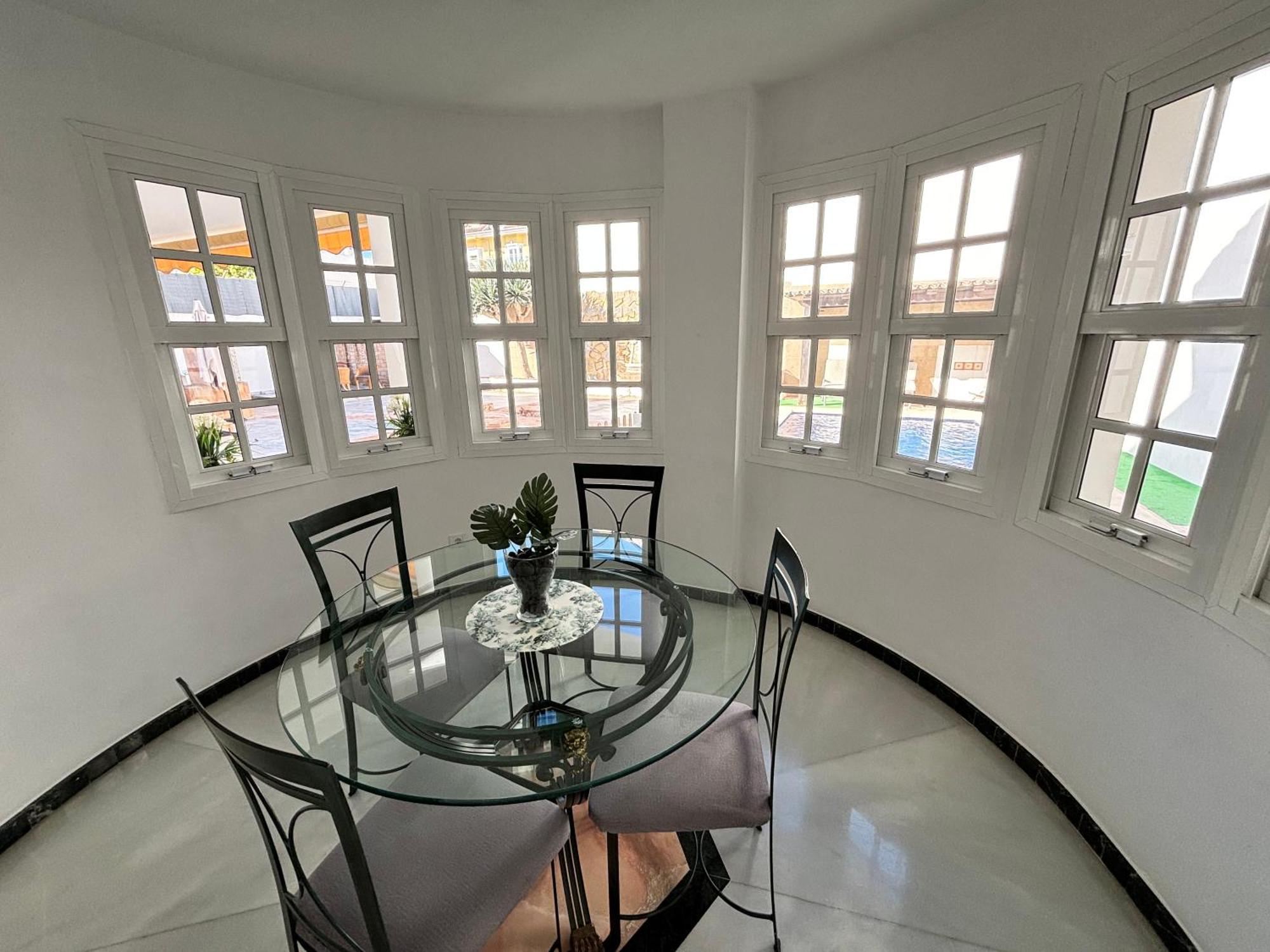 Villa Casa Vega Фуeнхирола Екстериор снимка