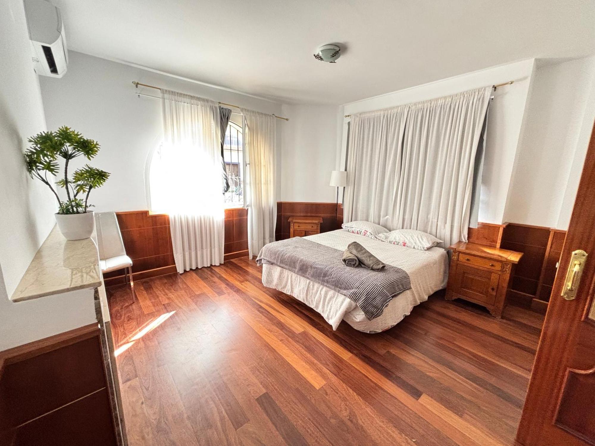 Villa Casa Vega Фуeнхирола Екстериор снимка